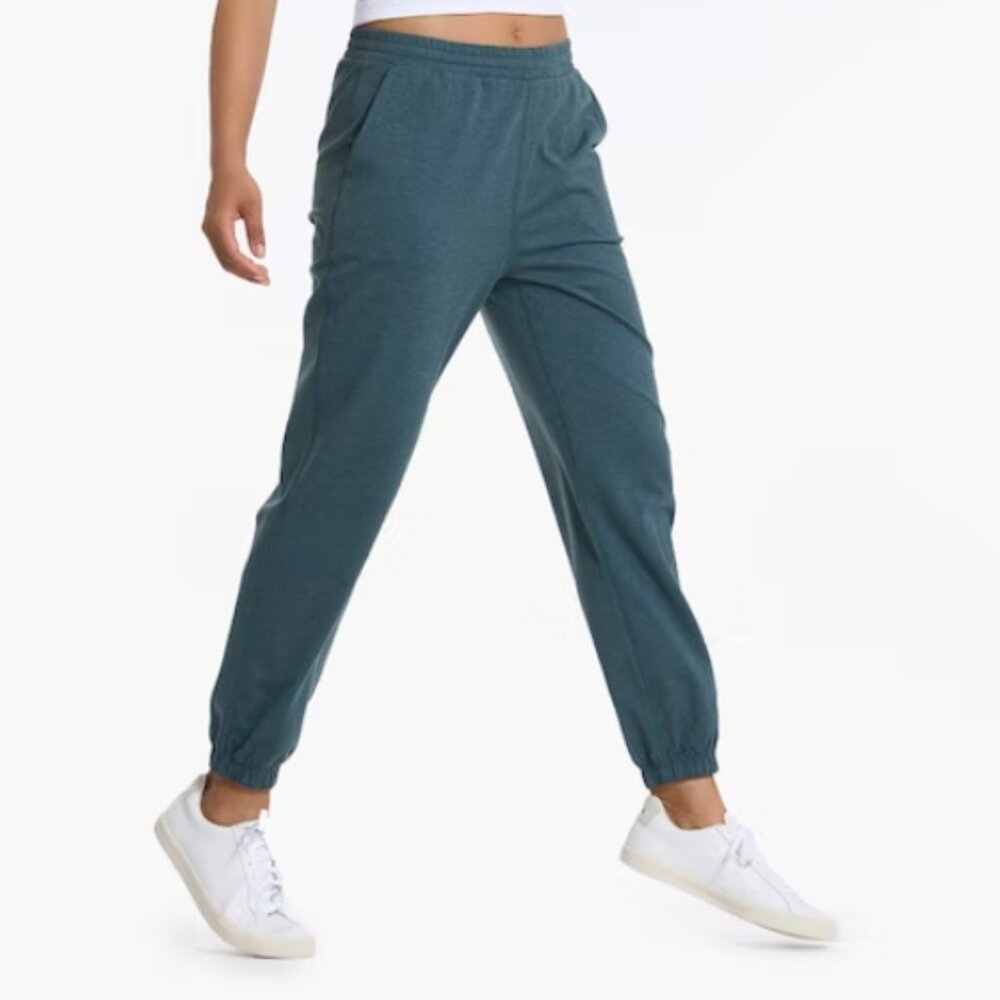 Vuori WOMEN'S Boyfriend Jogger stone heather, size XS